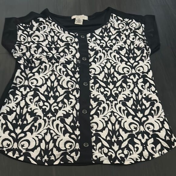 Black and White Patterned Short Sleeve Top - Picture 1 of 4